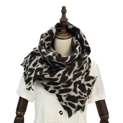 Female Winter Large Size Pashmina Scarf Leopard Print Cashmere Shawl for Women Luxury Designed Stole Thick Pareos Muffler