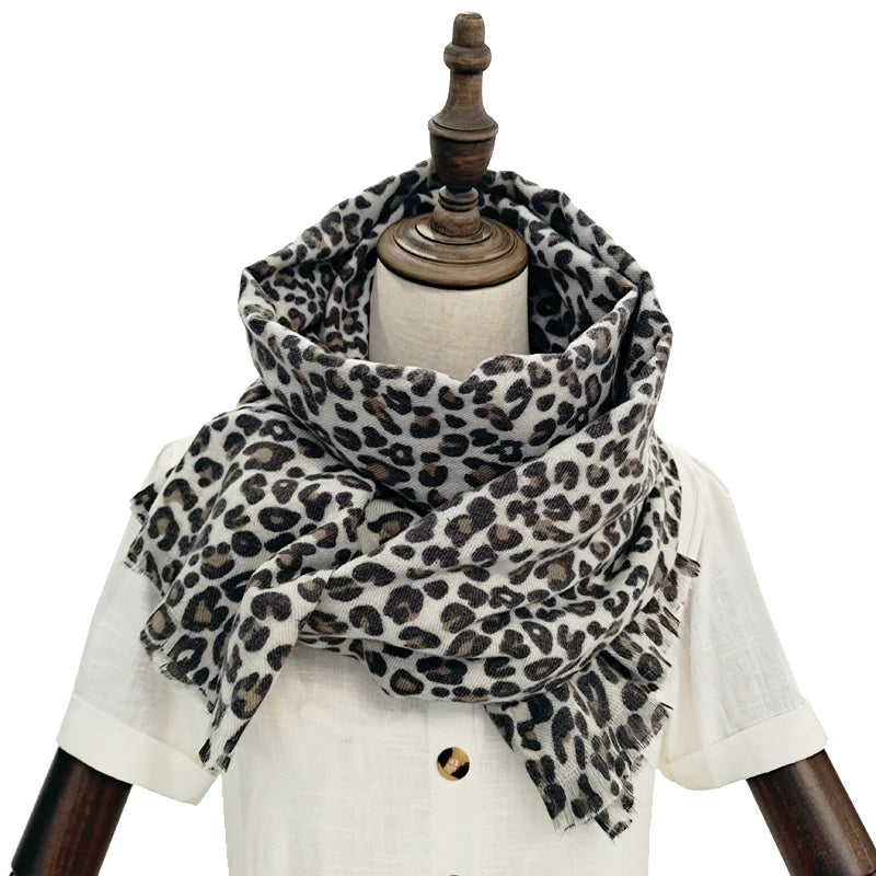 Female Winter Large Size Pashmina Scarf Leopard Print Cashmere Shawl for Women Luxury Designed Stole Thick Pareos Muffler