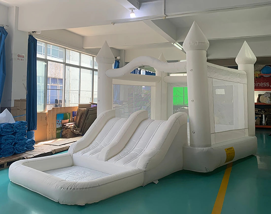 Inflatable Toys White Bounce House 5.6*3.3*3M Trampoline 33KG With Blower Jumping Castle Bouncy House For kids Wedding Toys