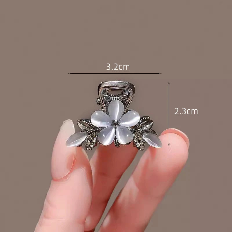 New Korean Style Alloy Rhinestone Black Hair Crab Claw For Ladies Women Headwear Summer Elegant Shining Hairpins Side Barrettes