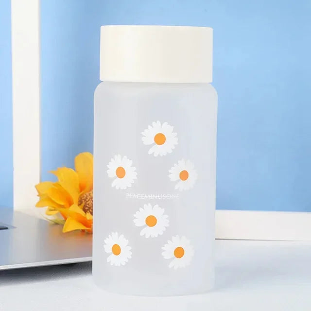 Small Daisy Frosted Plastic Mug, Portable Transparent Travel Tea Cup, Cute BPA-Free Water Bottle for Outdoor Use