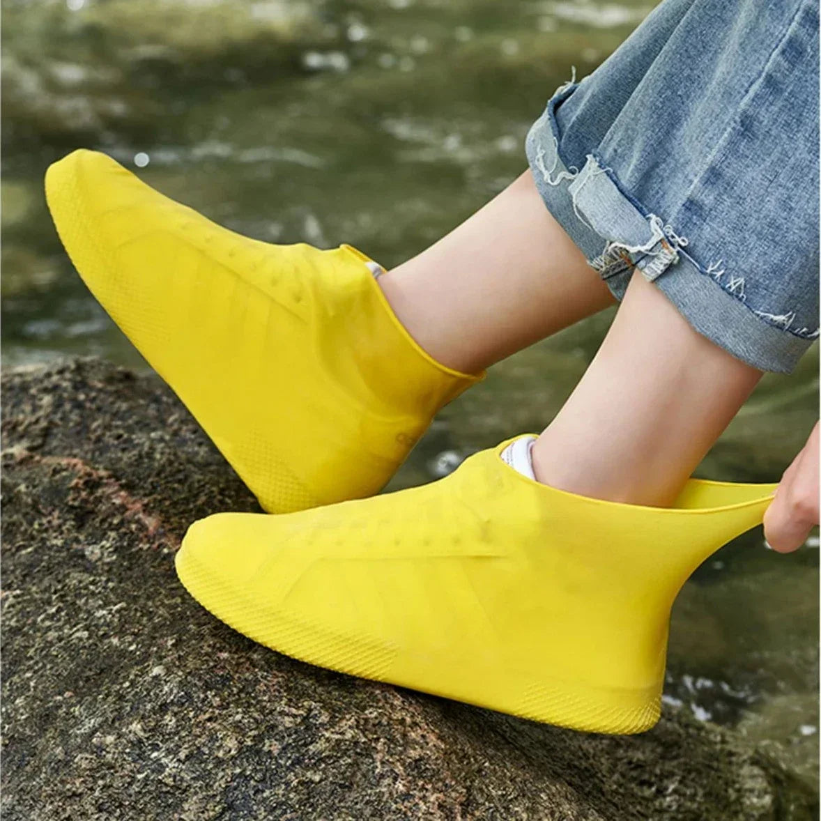 Waterproof Shoe Covers Anti-Slip Rain Covers Sneakers Protector Thickened Silicone Shoe Cover Outdoor Rainy Day Accessories