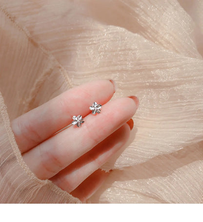 New Heart Stud Earrings for Women Hypoallergenic Daily Wear Minimalist Cute Star Silver Color Ear Girls Pierc Jewelry Gifts