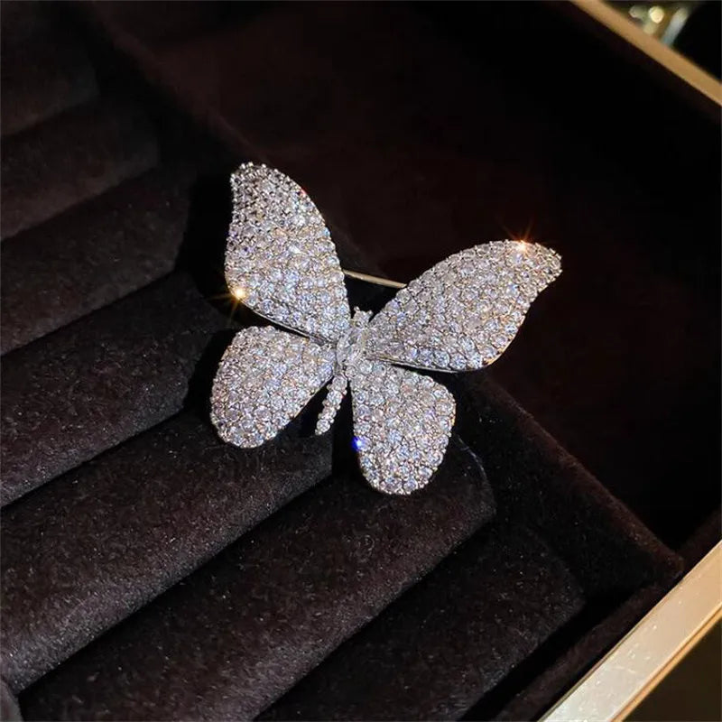 Sweet Rhinestone Pearl Insect Butterfly Brooch Pin for Women Girls Ins Style Trendy Coat Dress Wedding Party Jewelry Decoration