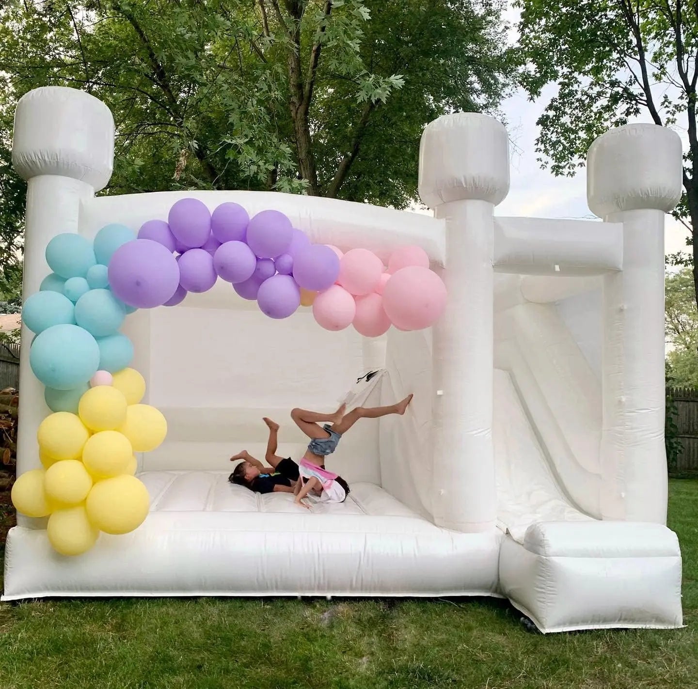 PVC Inflatable White Bounce House Jumping Castle Bouncer with Ball Pit Blower for Kids Birthday Wedding Party